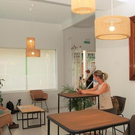 Hostal Tropical Мотриль Экстерьер фото